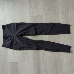 Lululemon size 6 base pace brushed 28"